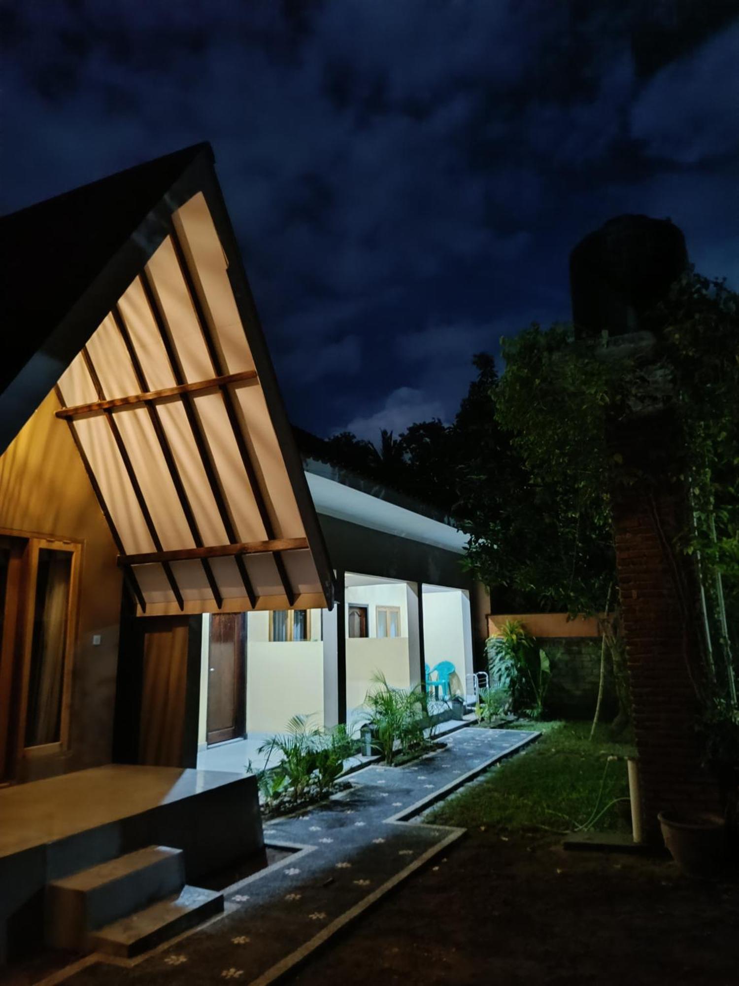 Honey Home Kuta  외부 사진